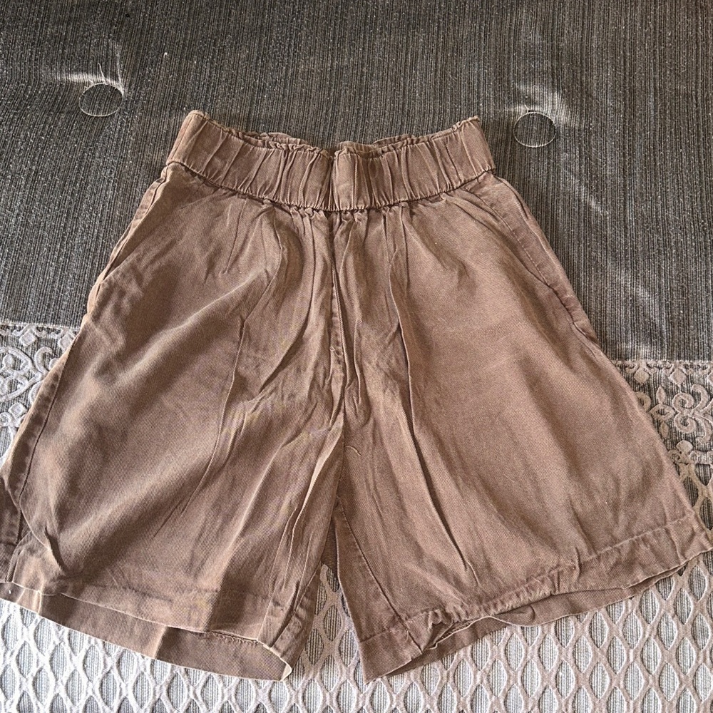 H&M Tan Elastic Waist Shorts